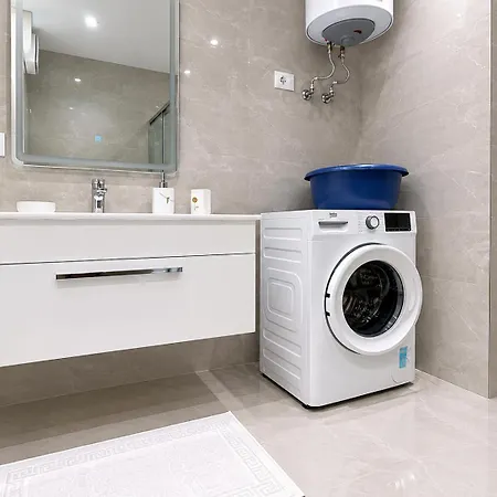 Aron's Qerret Appartement *