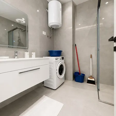 Aron's Qerret Appartement