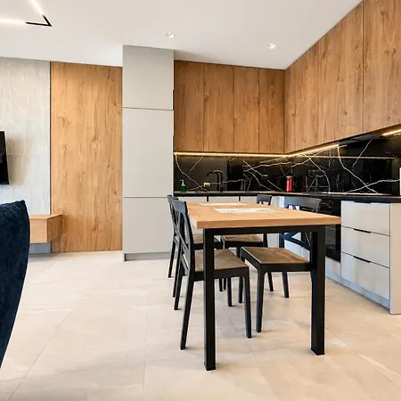 Aron's Qerret Appartement *