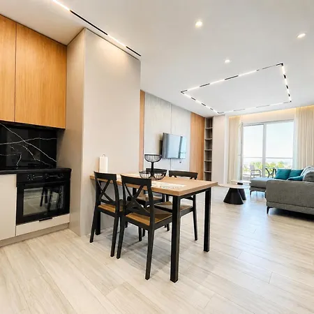 Aron's Qerret Appartement Golem (Tirana)