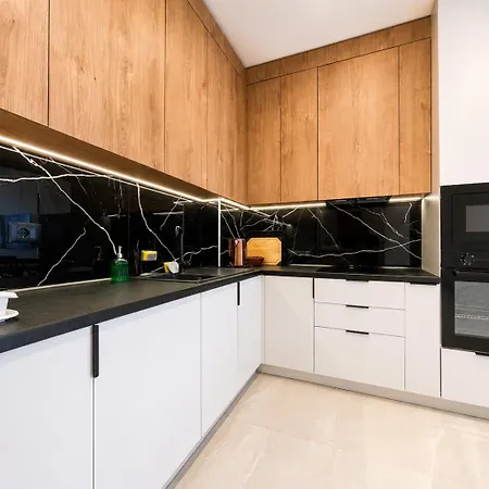 Aron's Qerret Appartement *